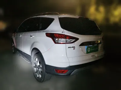 Ford Kuga 2015, 135000 км, за 32861.38 CNY