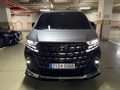 Toyota Alphard · 2025 год