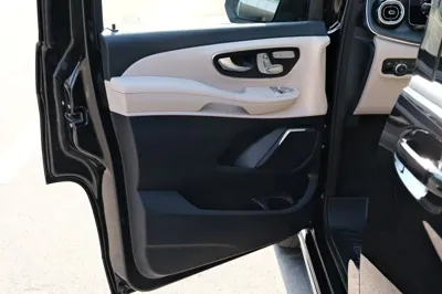 Mercedes-Benz V-Class 2025, 46 км, за 170000000 KRW - фото 8