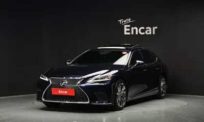 Lexus LS · 2022 год
