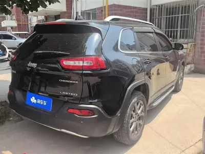 Jeep Cherokee 2021, 30099 км, за 56000 CNY