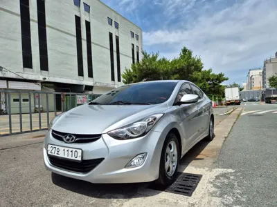 Hyundai Avante · 2012 год