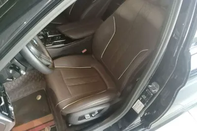 BMW 5 Series 2022, 81300 км, за 237040.47 CNY