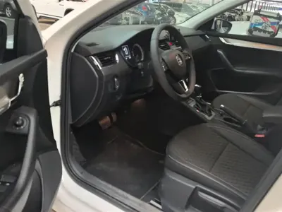 Skoda Octavia 2021, 70000 км, за 52300 CNY - фото 9