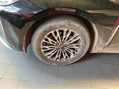 Hongqi H5 2024, 61300 км, за 89113.36 CNY - фото 8