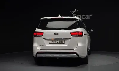 Kia Canival 2017, 153443 км, за 8900000 KRW
