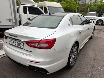 Maserati Quattroporte 2017, 169932 км, за 28990000 KRW