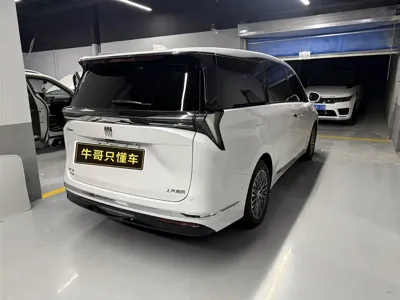 Buick GL8 Hybrid 2024, 34000 км, за 273800 CNY