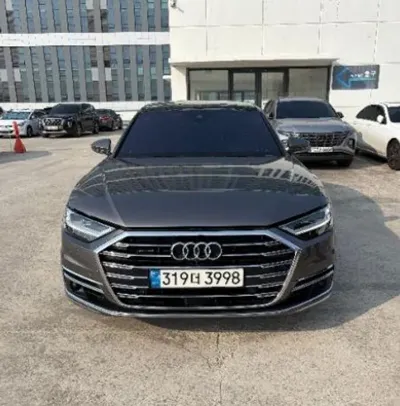 Audi A8 · 2021 год