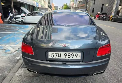 Bentley Flying Spur 2018, 67500 км, за 57500000 KRW