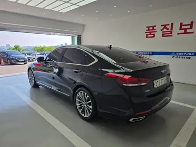 Hyundai Genesis 2015, 295292 км, за 6490000 KRW