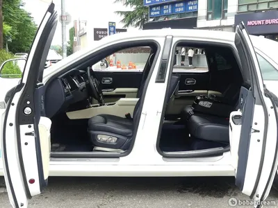 Rolls-Royce Ghost 2017, 49900 км, за 215000000 KRW - фото 17