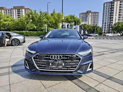 Audi A7L 2023, 59700 км, за 213800 CNY - фото 2