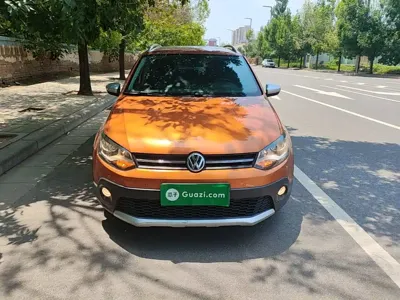 Volkswagen Polo 2015, 107600 км, за 27400 CNY