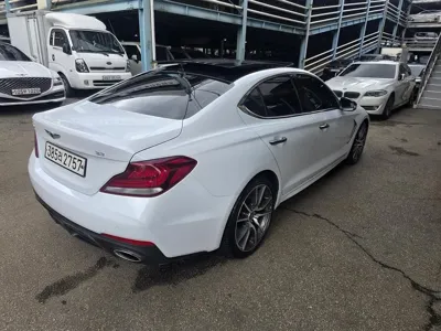 Genesis G70 2018, 71619 км, за 15990000 KRW