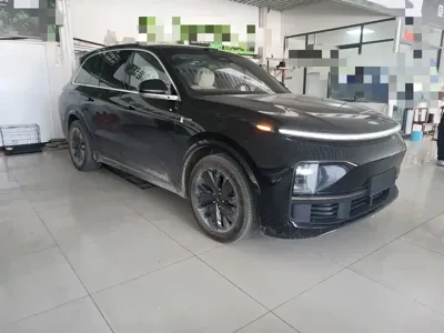 Li Auto Li L8 2026, 18000 км, за 268800 CNY