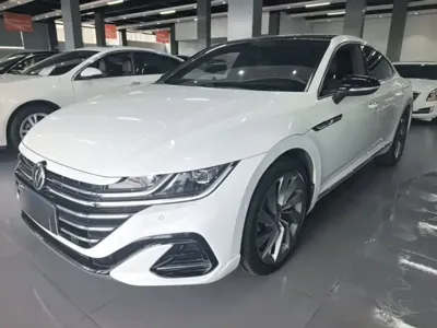 Volkswagen CC 2022, 69600 км, за 120300 CNY
