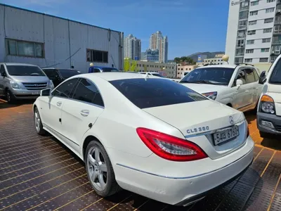 Mercedes-Benz CLS-Class 2012, 131597 км, за 9000000 KRW
