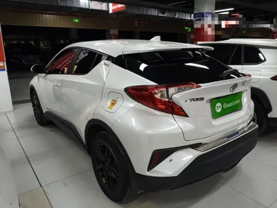 Toyota C-HR 2021, 83700 км, за 77530.84 CNY