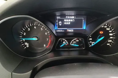 Ford Focus 2017, 28900 км, за 61260.77 CNY - фото 12