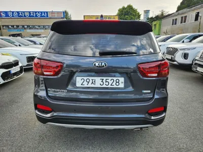 Kia Sorento 2018, 128246 км, за 16200000 KRW