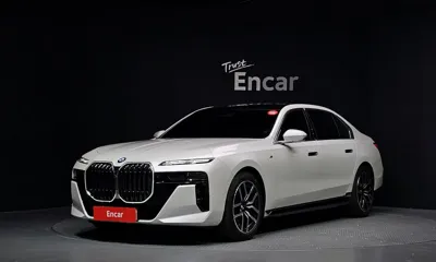 BMW 7-Series · 2023 год