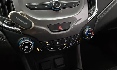ChevroletGMDaewoo Cruze 2017, 64108 км, за 7350000 KRW - фото 27
