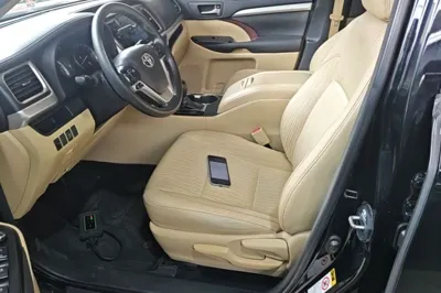 Toyota Highlander 2015, 169600 км, за 84080.09 CNY - фото 18
