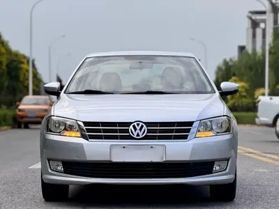 Volkswagen Lavida 2012, 82000 км, за 24800 CNY