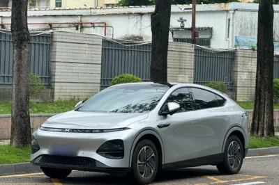 Xpeng G6 · 2023 год