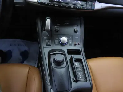 Lexus CT200h 2015, 70913 км, за 15000000 KRW - фото 11