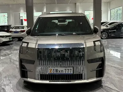 Zeekr 009 2023, 13000 км, за 298800 CNY