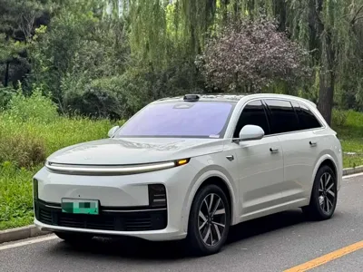 Li Auto Li L7 · 2024 год