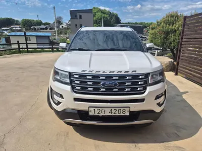 Ford Explorer 2017, 129920 км, за 10900000 KRW