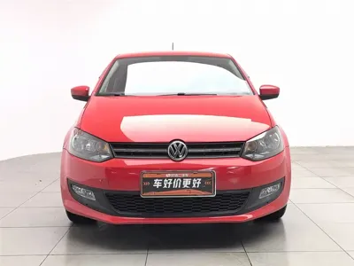 Volkswagen Polo 2012, 68300 км, за 18900 CNY