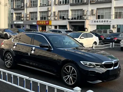 BMW 3 Series 2022, 37000 км, за 103000 CNY