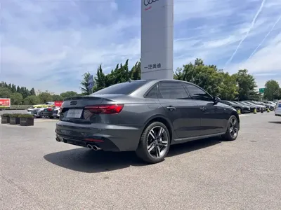 Audi A4L 2020, 104000 км, за 108000 CNY