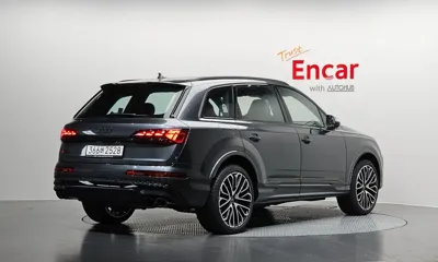 Audi SQ7 2026, 26 км, за 153800000 KRW - фото 2
