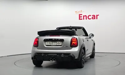 MINI Cooper Convertible 2024, 11683 км, за 42000000 KRW