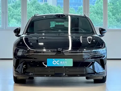 Zeekr 极氪007GT 2025, 14500 км, за 164800 CNY