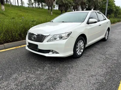Toyota Camry · 2013 год