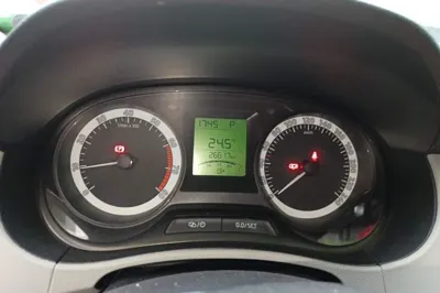Skoda Fabia 2016, 26600 км, за 38578.48 CNY - фото 8