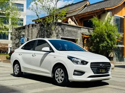 Hyundai Verna 2019, 53000 км, за 21800 CNY