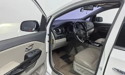 Kia Canival 2019, 125297 км, за 13000000 KRW - фото 10