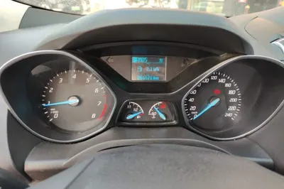 Ford Kuga 2015, 64400 км, за 37953.05 CNY - фото 8