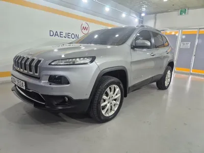 Jeep Cherokee 2015, 108264 км, за 9800000 KRW