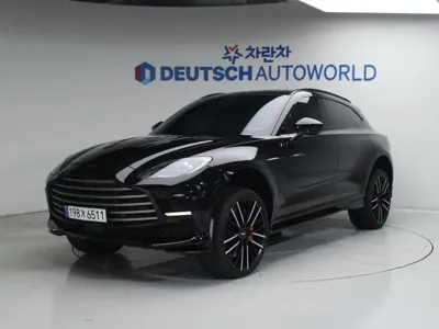 Astonmartin DBX · 2023 год