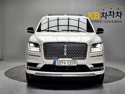 Lincoln Navigator · 2021 год