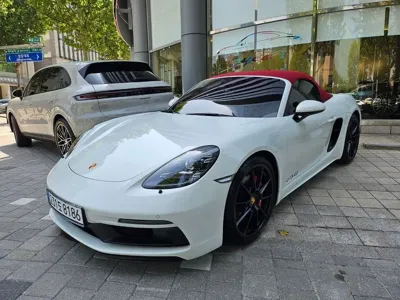 Porsche 718 2024, 6000 км, за 108670000 KRW