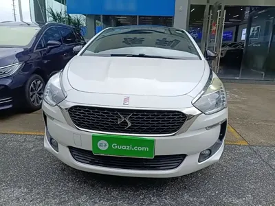 DS DS 5 2019, 92600 км, за 39300 CNY